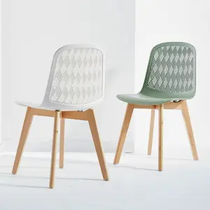 الجملة الجديدة تصميم كرسي تناول طعام بلاستيك مع الساق الخشبية