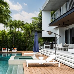 Sombrilla Cantilever Azul para <span class=keywords><strong>Patio</strong></span> de 2.7M con Base, Sombrilla para Exteriores con Ajuste de Inclinación - Product Image 4