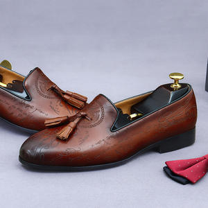 Zapatos de vestir de cuero genuino estilo retro británico para hombre, mocasines Oxford planos casuales con borlas - Product Image 4