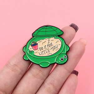 Broche émaillée tortue mignonne, nouveauté, motivationnelle 'Fais-le pour la petite toi', pour la plage, tortue verte - Product Image 4