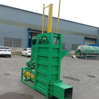 Presse à balles hydraulique verticale avec système d'ensachage automatique pour l'emballage de balles de foin, de paille, d'ensilage et d'herbe