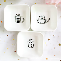 Lot de petits plats carrés en céramique blanche style japonais, motif chat mignon, pour sauce soja, vinaigre et assaisonnements de cuisine