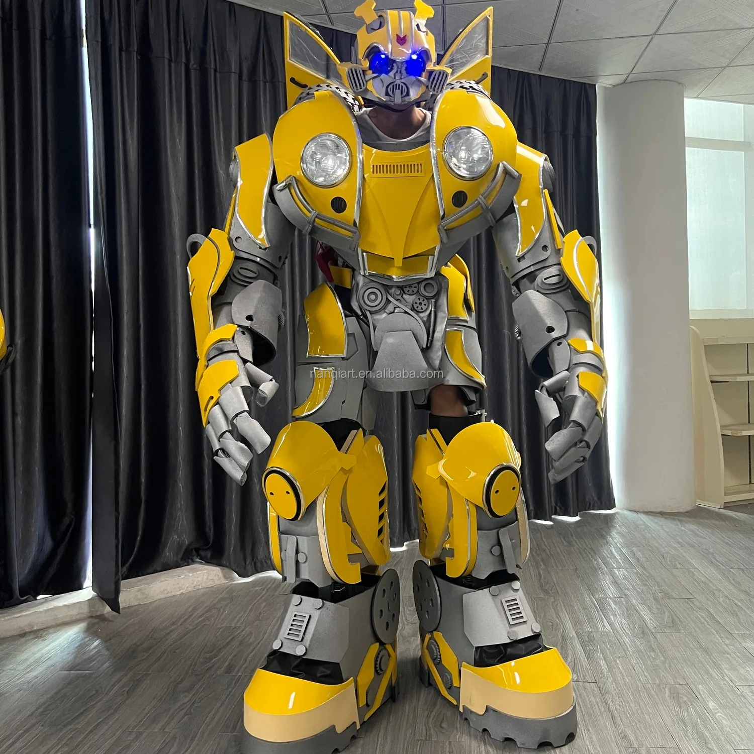 Disfraces de Robot amarillo con ojos y luces para adultos, superventas, con cofre para ojos y luces, para caminar, para espectáculo y Cosplay