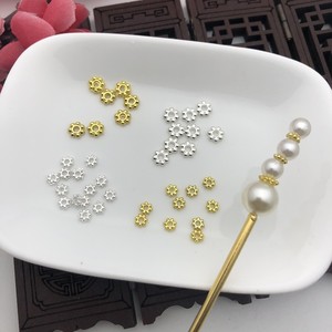 Perles d'espacement en alliage plaqué couleur or en forme de fleur de flocon de neige pour la fabrication de bracelets - Product Image 2