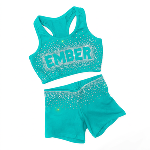 Ensemble uniforme de cheerleading personnalisé avec logo en strass : crop top, soutien-gorge de sport et short, hauts d'athlète personnalisés - Product Image 3