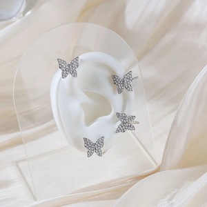 Nouveau style – Manchette d'oreille papillon elfe pour <span class=keywords><strong>femme</strong></span>, sans perçage, clip d'oreille de luxe léger entièrement orné de strass, vente en gros - Product Image 4