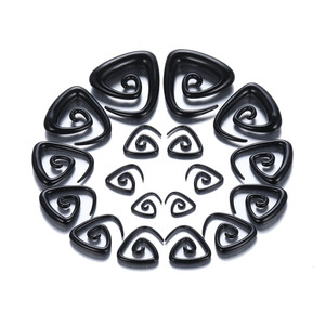 Nuevos y populares plugs acrílicos en espiral con forma de triángulo irregular para túneles de oreja, expansores, estiradores, aretes de hip-hop, calibradores, joyería de piercing con personalidad - Product Image 4
