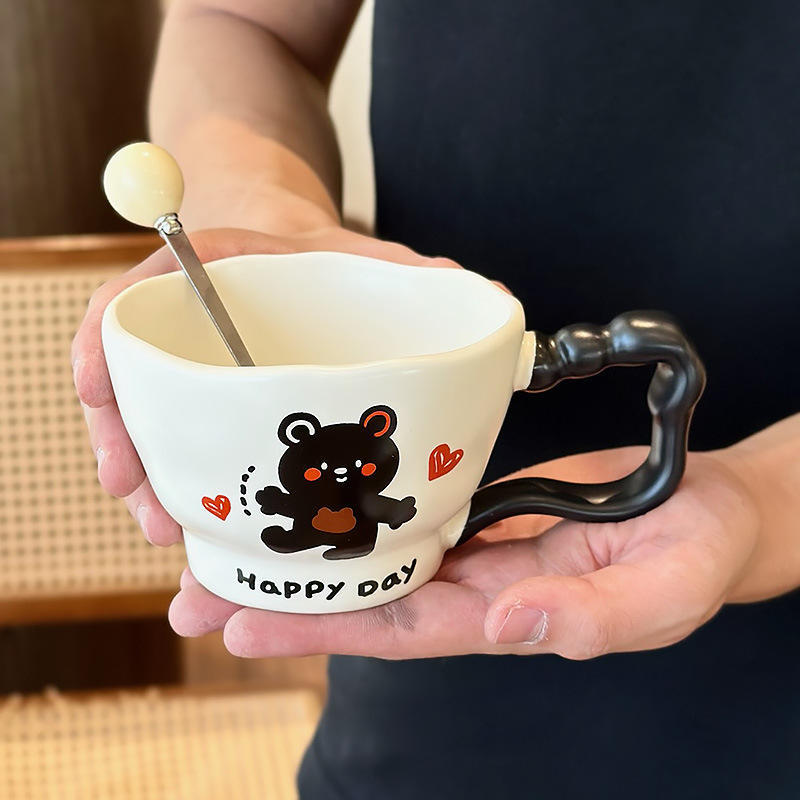 Cuillère blanche et jaune