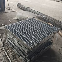 Système de drainage en grille soudée galvanisée à chaud en acier inoxydable durable et résistant à la corrosion pour plateformes et sols en acier.