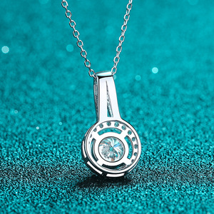 Vente en gros de pendentifs Moissanite en diamant pour femme en argent sterling 925 certifié Gra Collier Moissanite Bijoux de fiançailles - Product Image 5