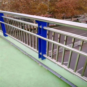 Barandilla de Seguridad Urbana para Caminos Municipales, Barrera de Seguridad para Peatones con Postes de Acero Curvos para Aceras de Calles Urbanas - Product Image 1