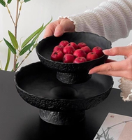 Plateau à fruits sur pied en verre noir à motif solide, design haut de gamme, luxe léger, vintage et minimaliste