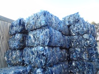 PC-BOUTEILLES D'EAU EN PLASTIQUE POLYCARBONATE (COULEUR BLEU CLAIR) BALLES DÉCHETS/DÉCHETS pour RECYCLAGE