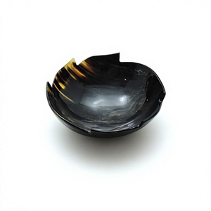 Cuenco de Cuerno de Diseño Premium, Accesorio para Servir en la Mesa de Comedor, Decoración del Hogar, Acabado de Lujo Hecho a Mano - Product Image 1
