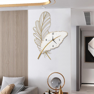 Horloge murale décorative créative en métal <span class=keywords><strong>de</strong></span> luxe, motif Ginkgo, à mouvement à quartz, pour salon, style élégant - Product Image 4