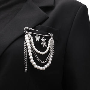 Fashion Brooches Pearl Chain With Butterfly Charm Zinc Alloy Women's Party Accessory - Product Image 2
