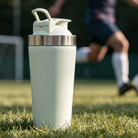 Bouteille de shaker à protéines portable réutilisable en acier inoxydable 304 de 750 ml (25 oz) avec logo personnalisé
