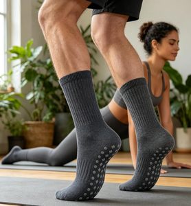 <span class=keywords><strong>Chaussettes</strong></span> en tricot antidérapantes à pois en silicone personnalisées pour hommes, femmes et seniors - Utilisation en milieu hospitalier, Pilates et Yoga - Fournisseur ODM - Product Image 3
