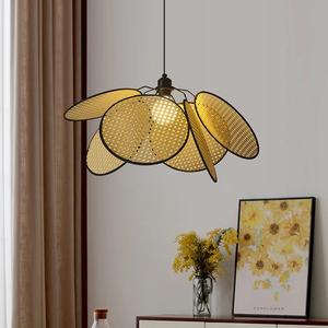 Lustres et suspensions en rotin pliables, adaptés aux ventes en e-commerce - Product Image 3