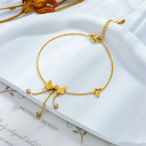 Cheville élégante en acier inoxydable plaqué or avec pendentif papillon givré et creux, ornée de cristaux et de pompons, style minimaliste - Product Image 2