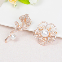 Broches Fleur Tulipe en Plaqué Or avec Zirconiums Cubiques et Perles, Accessoires Épingles Broches Fleur en Cristal Strass