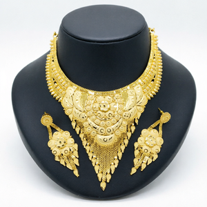 Collar con Colgante de Luna en Latón Chapado en Oro, Diseño Simple, Luna Creciente Dorada, Regalo para Mujer, Moda Coreana - Product Image 1