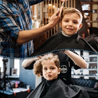 Cape de coiffure imperméable avec logo personnalisé, en polyester, pour salon de coiffure, avec encolure ajustable