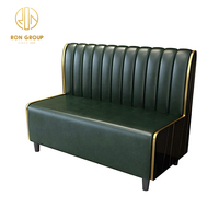 Table et chaises en marbre carré incurvé en cuir vert, design moderne et luxueux, pour café, restaurant, mobilier de café
