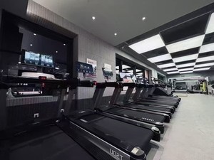 Tapis de course commercial haut de gamme noir U02T pour club de fitness - Product Image 3