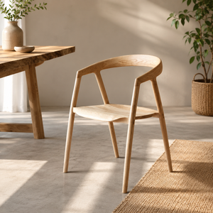 Chaise de salle à manger en bois moderne, design scandinave, finition naturelle, ton bois clair, meuble stable pour la maison - Product Image 1