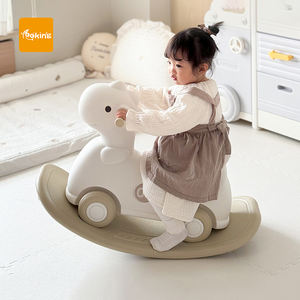 <span class=keywords><strong>Caballo</strong></span> balancín <span class=keywords><strong>de</strong></span> plástico neutro <span class=keywords><strong>de</strong></span> género <span class=keywords><strong>de</strong></span> seguridad, características anticaída, <span class=keywords><strong>caballo</strong></span> balancín para caminar contemporáneo con ruedas para niños - Product Image 1