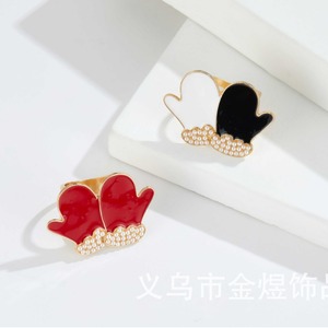 <b>Cartoon</b> Christmas <b>Gloves</b> Brooch Zinc Alloy Imitation Pearl Unisex Fashion Accessory - Product Image 2
