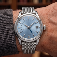 50 montres à quartz OEM pour hommes, GMT Pilot, haute précision, classiques, en acier inoxydable, avec marque privée, fabricant de montres-bracelets de ville