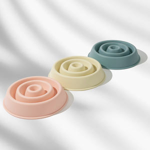 Nouvelle conception personnalisée de gamelles pour animaux de compagnie en silicone écologiques, étanches, à alimentation lente, avec fond épaissi anti-étouffement et antidérapant pour chats et chiens - Product Image 3