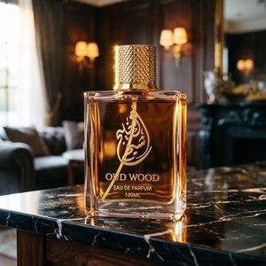 SHEIKH AL KHALEJ Oud Wood EDP 100ml, Caja de Regalo con Forro Satinado, Perfume Masculino de Larga Duración, Venta al por Mayor para Arabia Saudita, Emiratos Árabes Unidos y Medio Oriente - Product Image 2