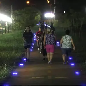 Maximisez la visibilité du conducteur la <span class=keywords><strong>nuit</strong></span> et obtenez le meilleur prix et une bonne qualité avec les plots routiers solaires à LED. - Product Image 6