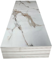Feuille de marbre PVC classique haute brillance, imperméable, écologique, facile à installer, flexible et résistante au feu pour la décoration intérieure
