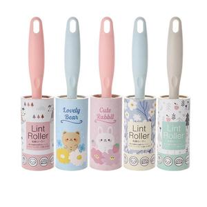 Rodillo Quitapelusas Multifuncional Colorido A2669 con Mango de Color, Cepillo para Quitar Polvo y Pelusas de 60 Tiras, Hecho de Plástico Duradero - Product Image 2