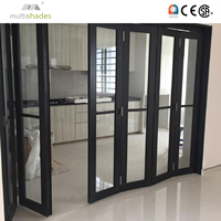 Puerta Plegable MULTISHADES para Villas de Lujo, Transforma Espacios con un Diseño Contemporáneo Minimalista
