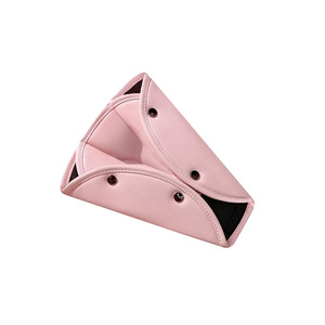 Ajusteur de ceinture de sécurité en cuir premium pour siège auto enfant, anti-étranglement, sangle d'assistance bébé, protecteur d'épaule, fixateur universel - Product Image 2