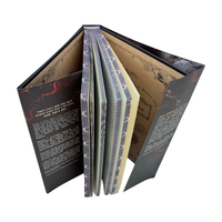Livre relié en édition spéciale de luxe avec reliure cousue, papier couché et papier d'art, bords pulvérisés