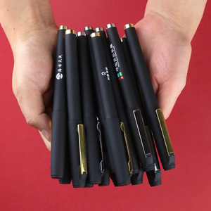 लक्जरी ब्लैक मैट बनावट जेल पेन 0.5 मिमी प्लास्टिक सस्ती कीमत थोक पेन - Product Image 5