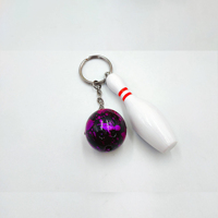 Llavero de bola de bolos al por mayor, llaveros de plástico PVC con mini pelota deportiva simulada para colgantes deportivos y anillos de llaves