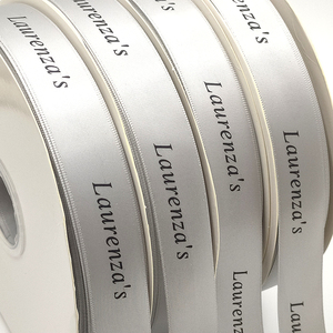 Bán Buôn Tùy Chỉnh Quà Tặng Lụa Ribbon Logo <span class=keywords><strong>Satin</strong></span>, Chất Lượng Tốt 7/8 Inch 22 Mm In Chữ Grey Polyester <span class=keywords><strong>Satin</strong></span> Ribbon - Product Image 1