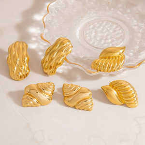 Pendientes de Concha Marina Serie Océano, Chapados en Oro de 18K, Acero Inoxidable, para Mujer, Joyería de Regalo - Product Image 1