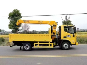 Grue à bras droit Foton de 10,2 mètres, grue montée sur camion 4x2 de 2 et 4 tonnes, prix de la grue à composants de pompe Foton - Product Image 5