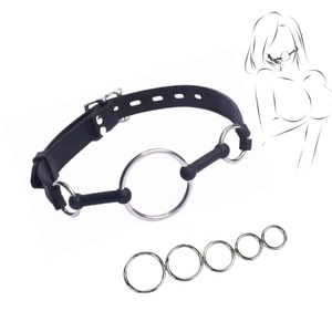 Il Set di giocattoli sessuali in Silicone BDSM include polsini e frusta per adulti - Product Image 1