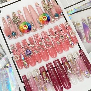 Faux ongles adhésifs réutilisables conçus avec des pointes d'ongles à couverture complète <span class=keywords><strong>Art</strong></span> des ongles artificiels 10 pièces breloques décoration manucure - Product Image 3