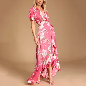 Penjualan Terbaik Pakaian Wanita Modis Gaun Maxi Kerut Satin Motif Bunga Merah Muda Elegan Gaun Romantis dan Elegan