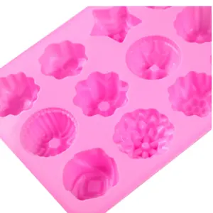 High-quality 100% Food Grade Silicone 12 Cavities Flower Shaped Chocolate&Cake Baking Molds